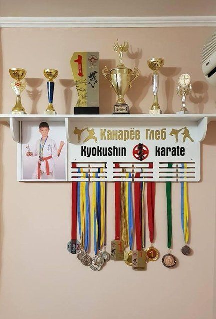 Медальница карате, тейквондо, айкидо, именная с полкой, деревянная, держатель для медалей, медальницы 2784784401_medalnitsa-karate-tejkvondoї фото