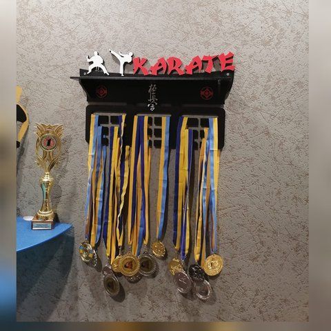 Підставка для медалей карате індивідуальна 50смх35см чорна (Medalnutsa-0602-602) doub_0702Medalnitsa_karate_920_47 фото